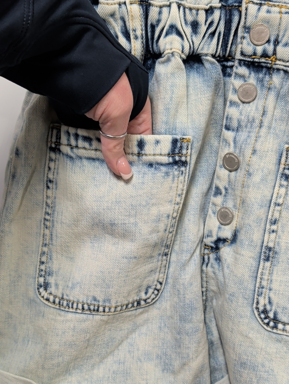 BlankNYC Acid Wash Denim Romper Size Small - Picture 5 of 8